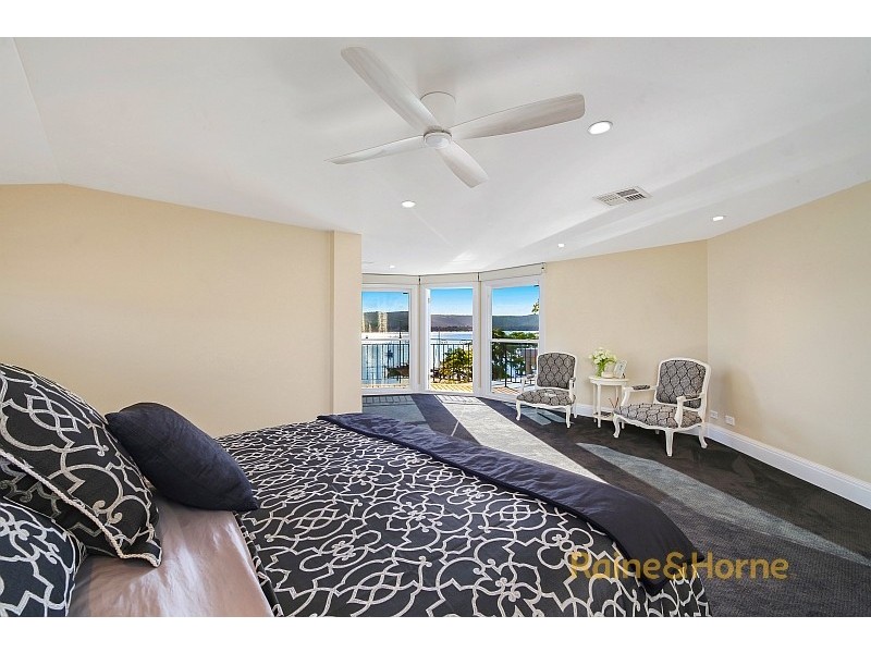 28 Albany Street, Point Frederick NSW 2250