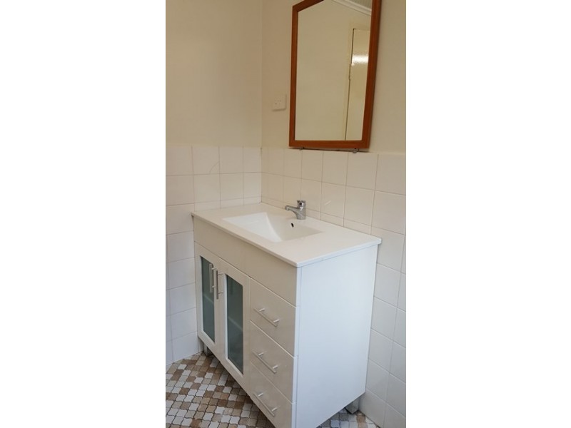 1/33a Frederick St, East Gosford NSW 2250