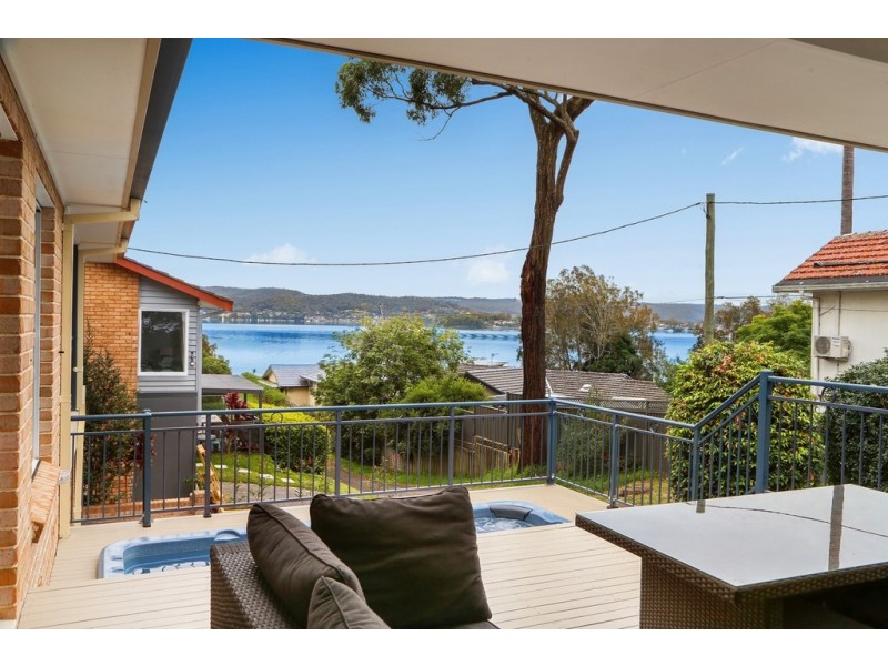 297E Avoca Drive, Green Point NSW 2251
