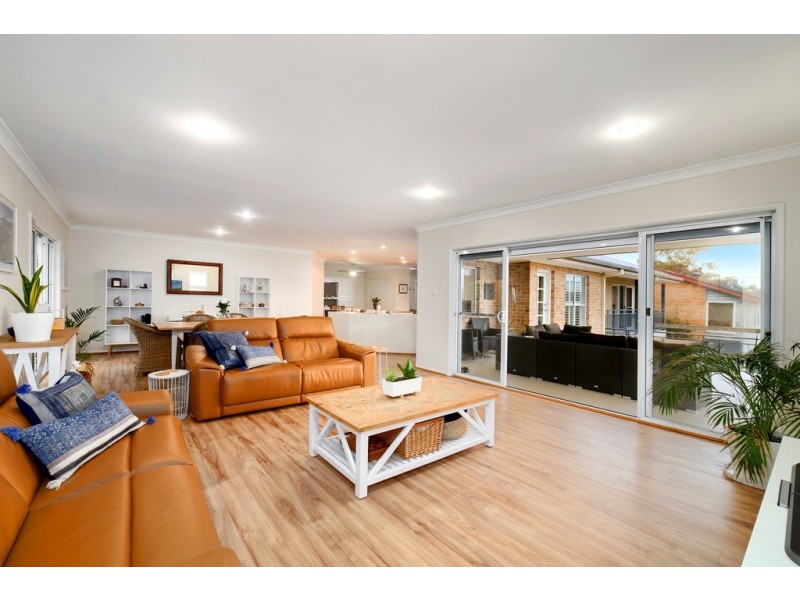 297E Avoca Drive, Green Point NSW 2251