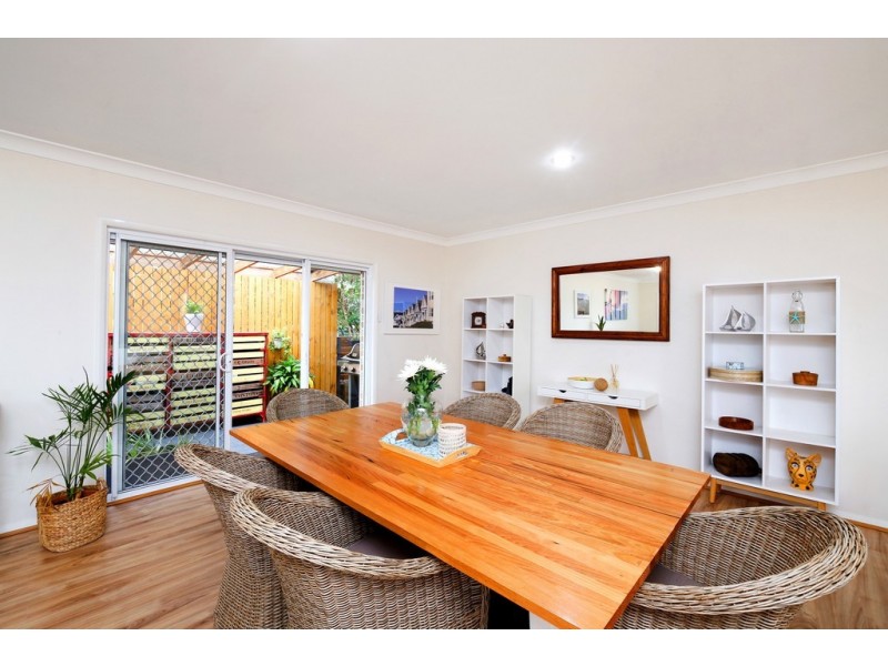 297E Avoca Drive, Green Point NSW 2251