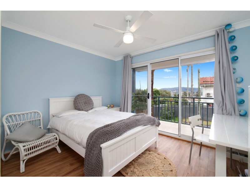 297E Avoca Drive, Green Point NSW 2251