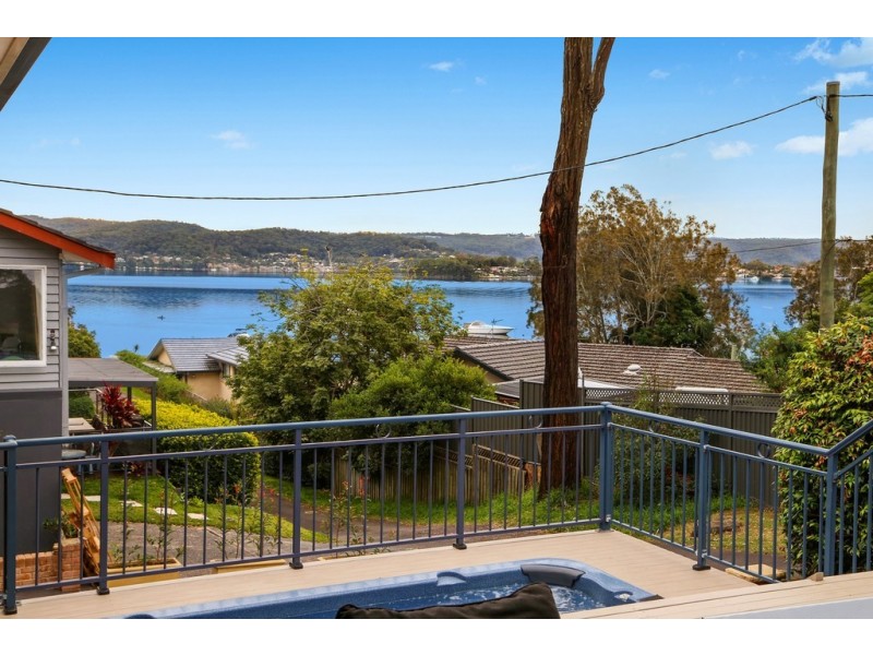 297E Avoca Drive, Green Point NSW 2251