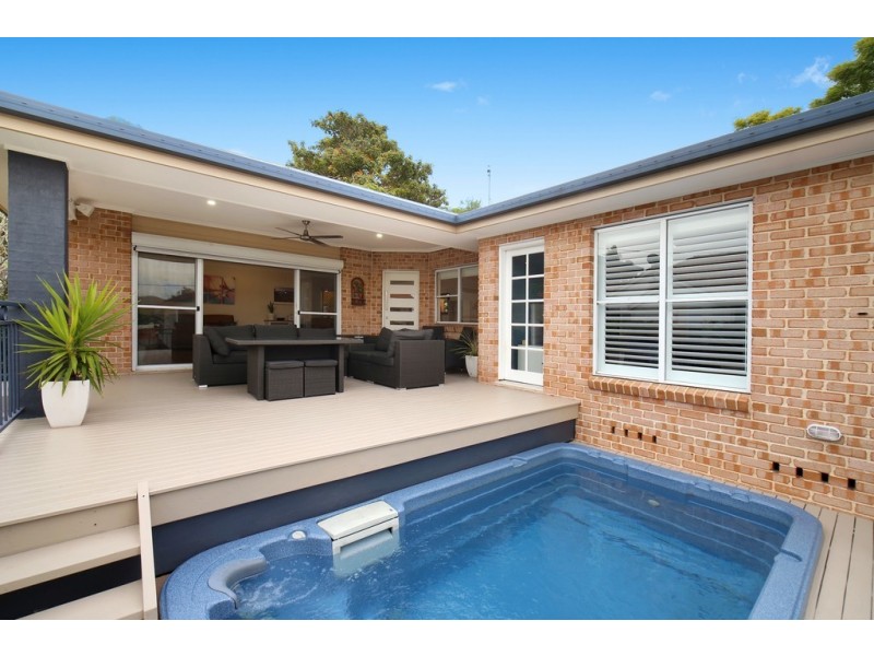 297E Avoca Drive, Green Point NSW 2251