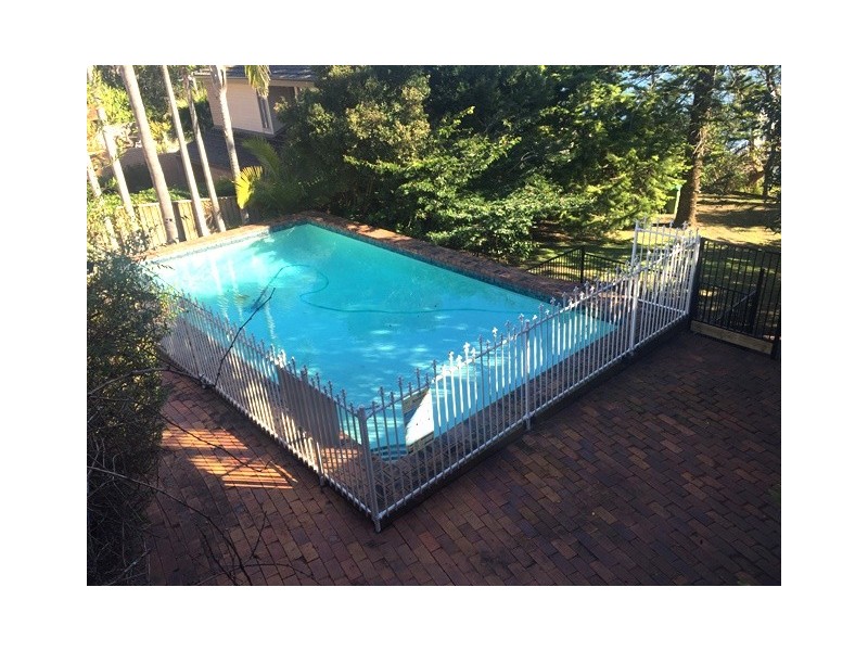 16 Albany Street, Point Frederick NSW 2250