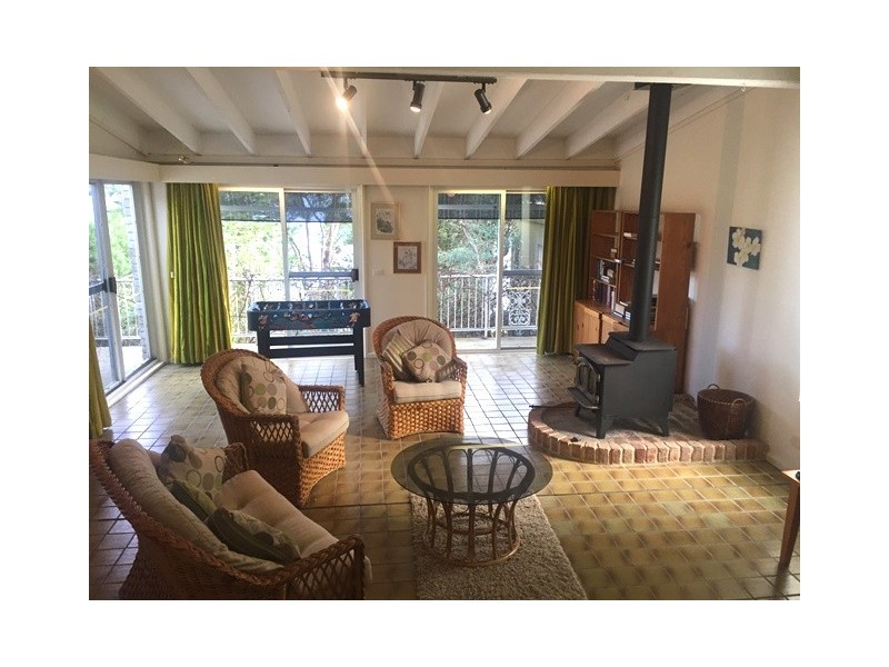 16 Albany Street, Point Frederick NSW 2250