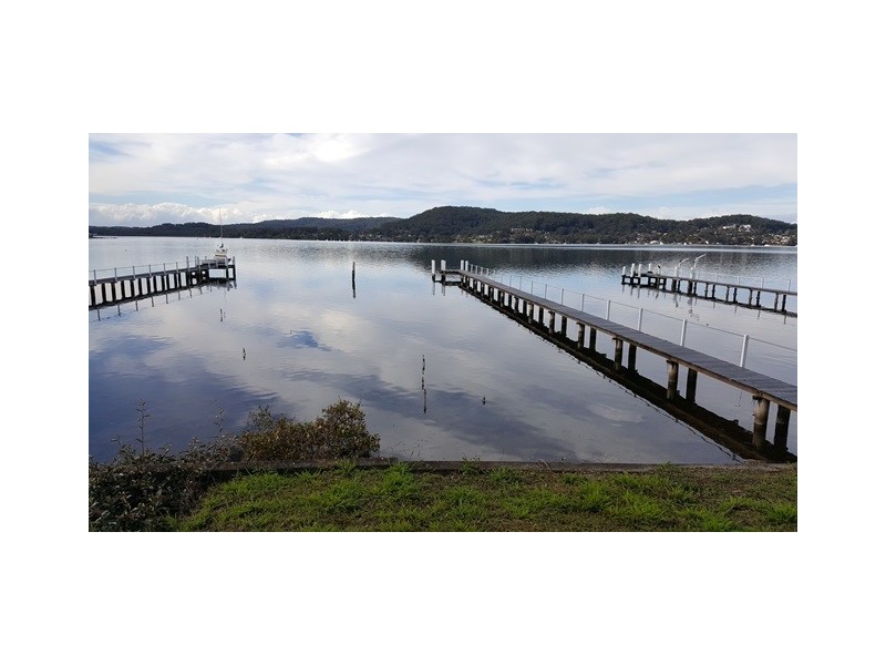 39 Albany Street, Point Frederick NSW 2250