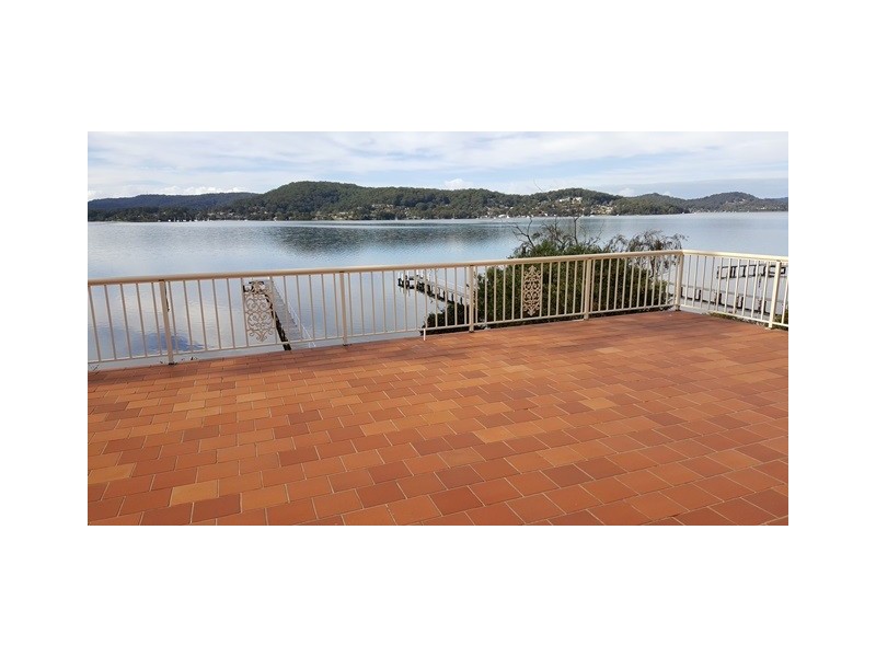 39 Albany Street, Point Frederick NSW 2250