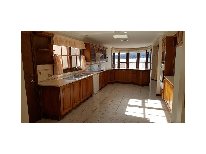 39 Albany Street, Point Frederick NSW 2250