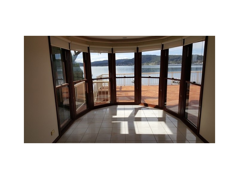 39 Albany Street, Point Frederick NSW 2250