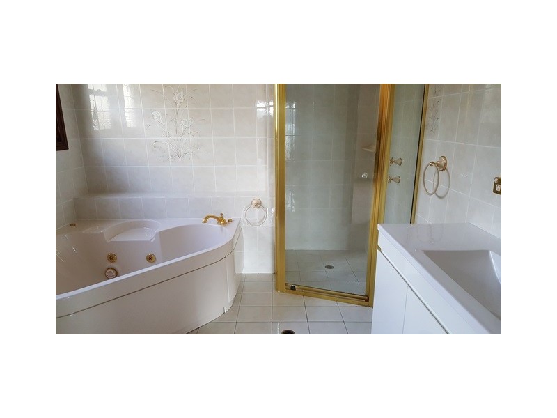 39 Albany Street, Point Frederick NSW 2250