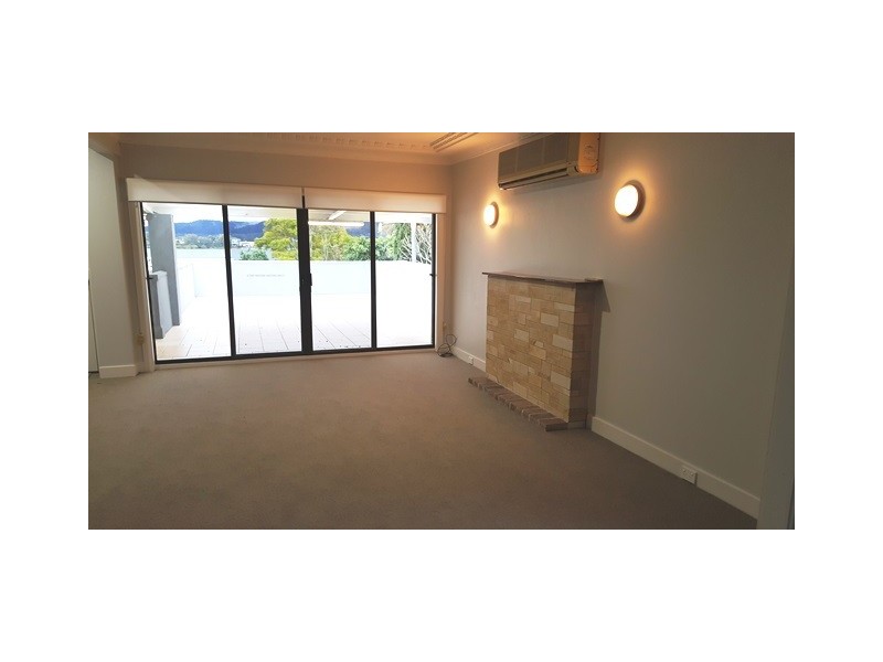 72 Albany Street, Point Frederick NSW 2250