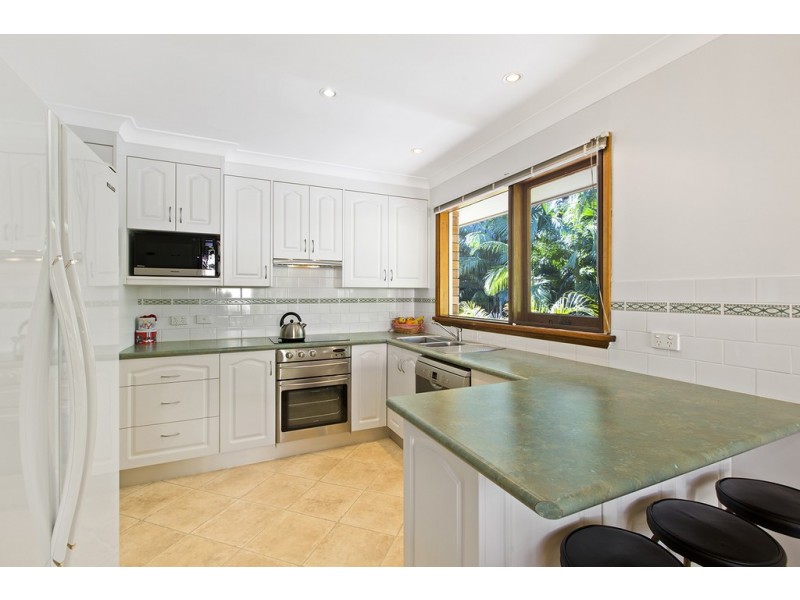 25 Crawford Crescent, Wyoming NSW 2250