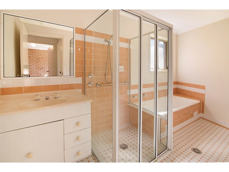 1/12 Richmond Close, Bateau Bay NSW 2261