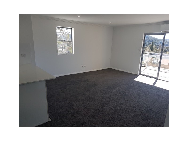 2/71 Faunce Street, Gosford NSW 2250