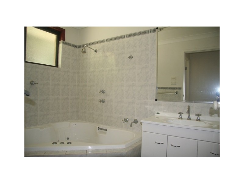 49 Koninderie Pde, Narara NSW 2250