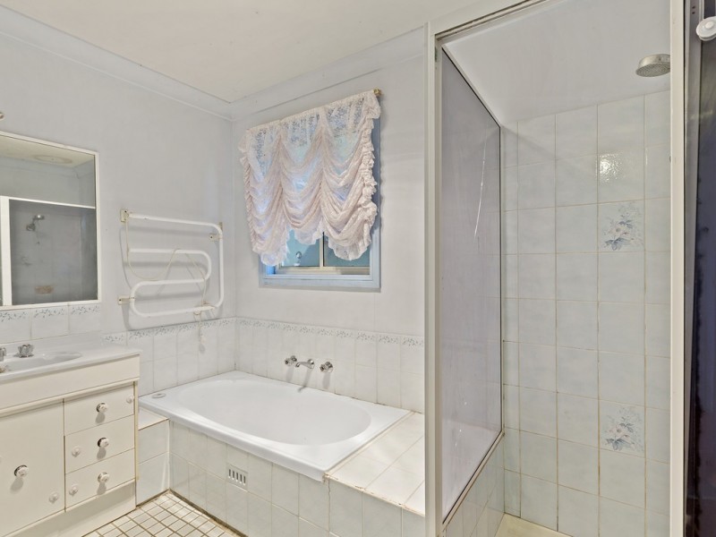 4d Gregory Street, Wyoming NSW 2250