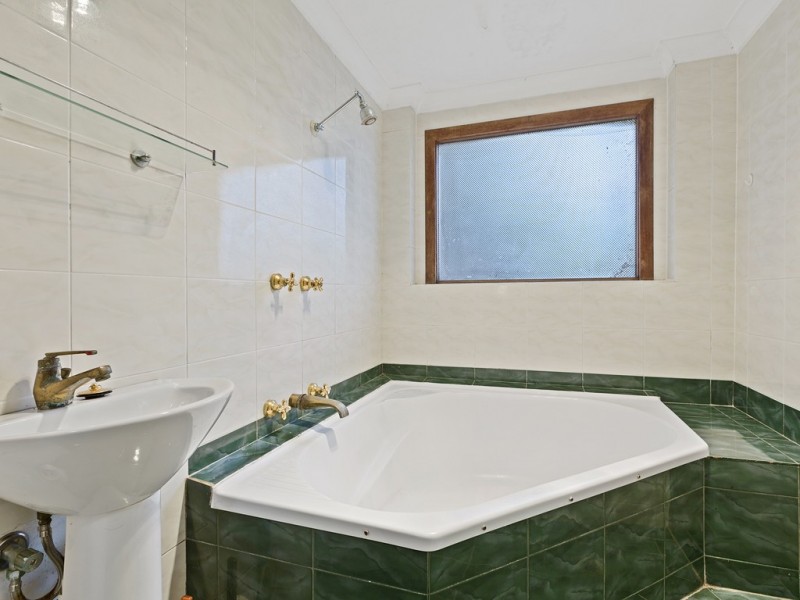 4d Gregory Street, Wyoming NSW 2250