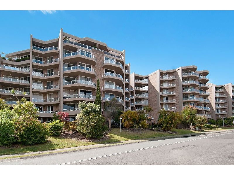 42/91 John Whiteway Drive, Gosford NSW 2250