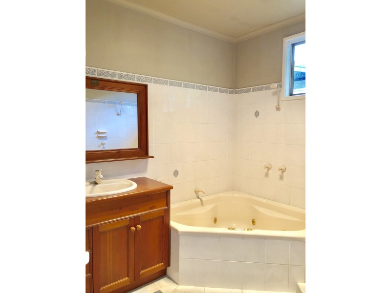 115 Pacific Highway, Ourimbah NSW 2258