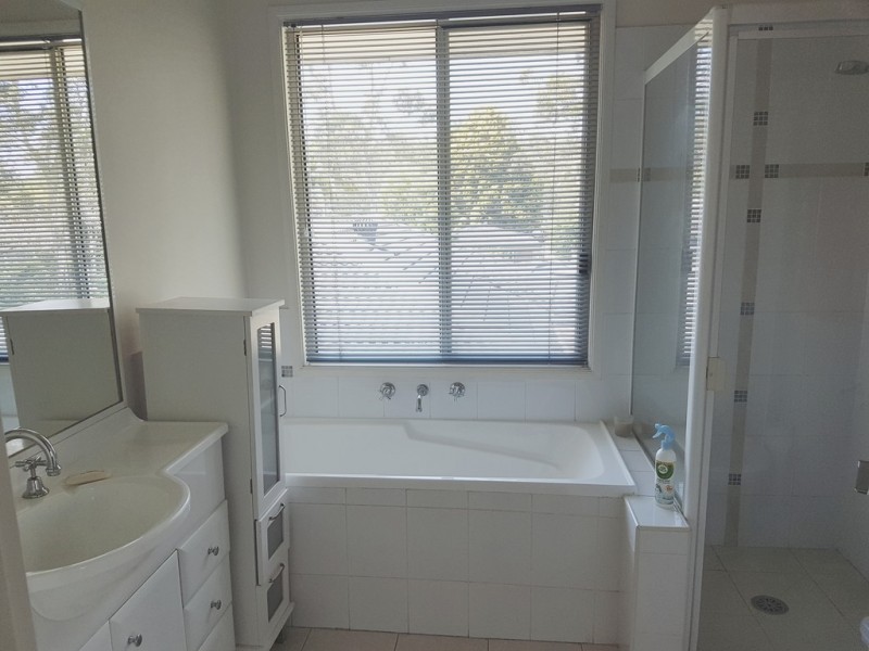 90 Jarrett Street, Wyoming NSW 2250