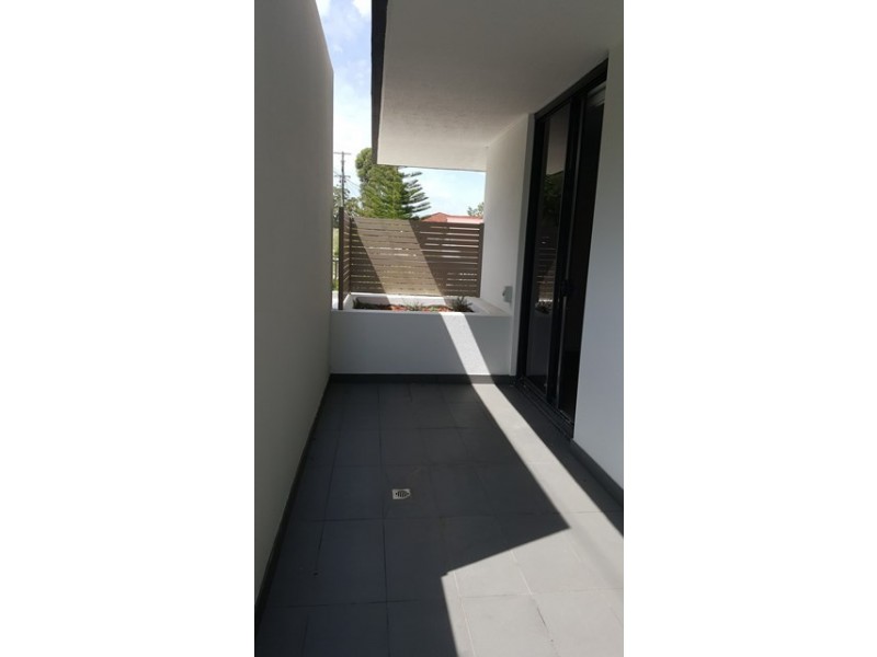 2/66-70 Hills Street, Gosford NSW 2250