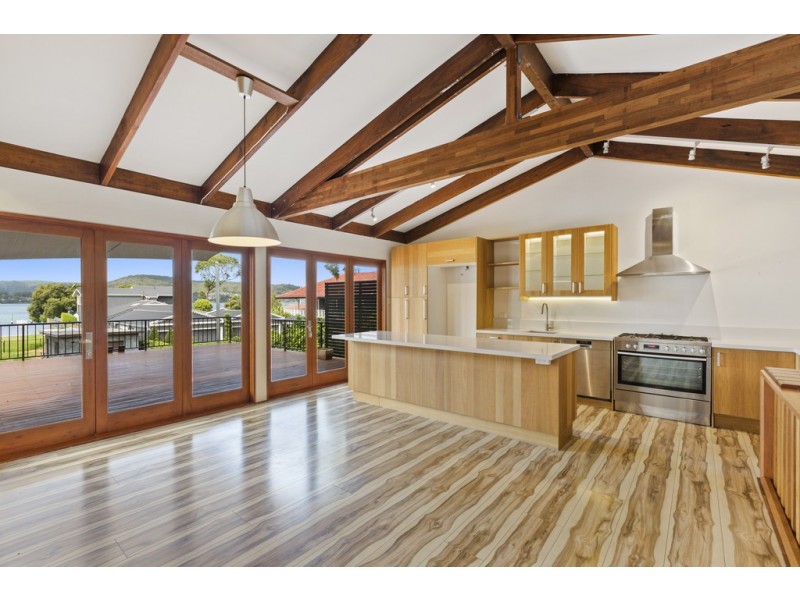 87 Albany Street, Point Frederick NSW 2250