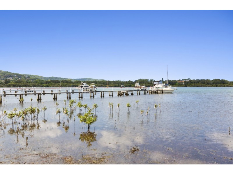 87 Albany Street, Point Frederick NSW 2250