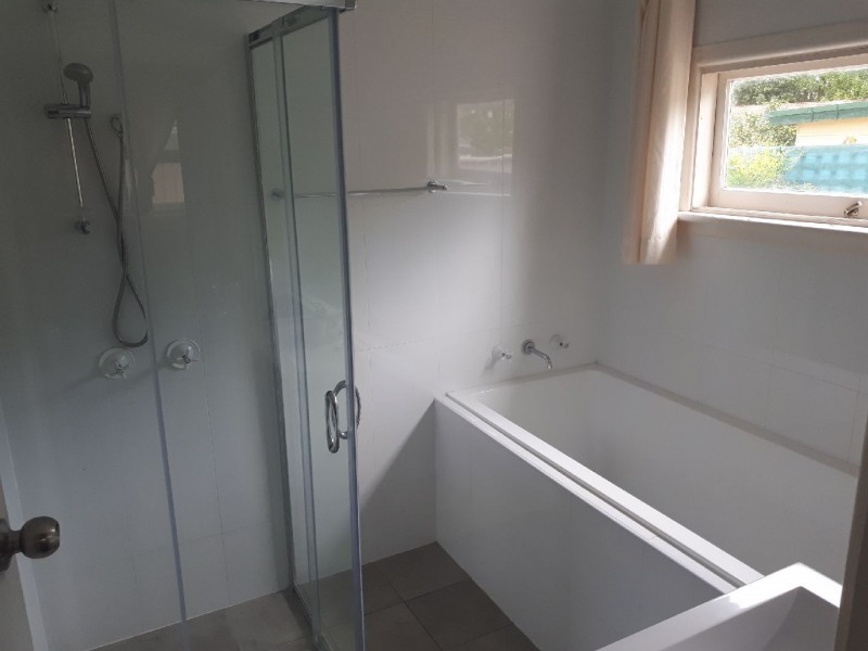 242 Brisbane Water Drive, Point Clare NSW 2250