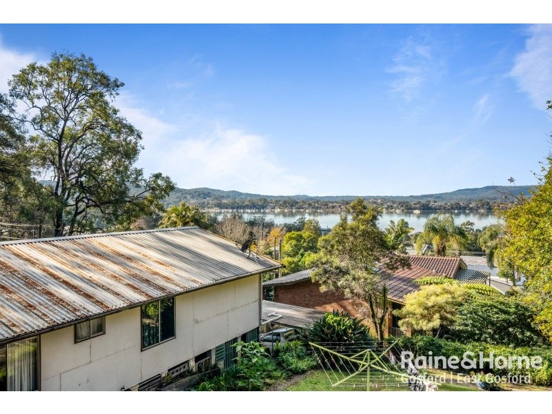 32 Talinga Avenue, Point Clare NSW 2250