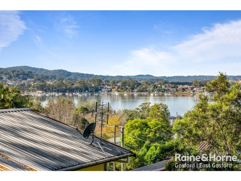 32 Talinga Avenue, Point Clare NSW 2250