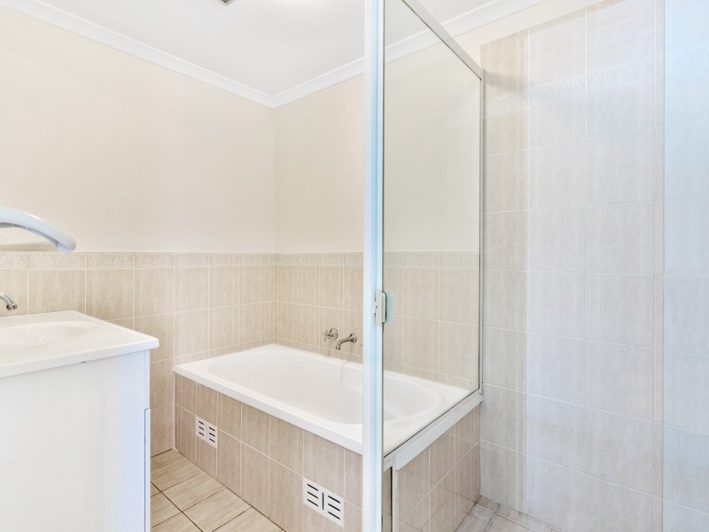 1/54 Karalta Road, Erina NSW 2250