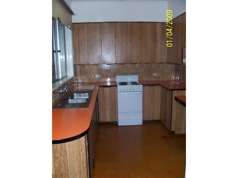 15 York Street, Point Frederick NSW 2250