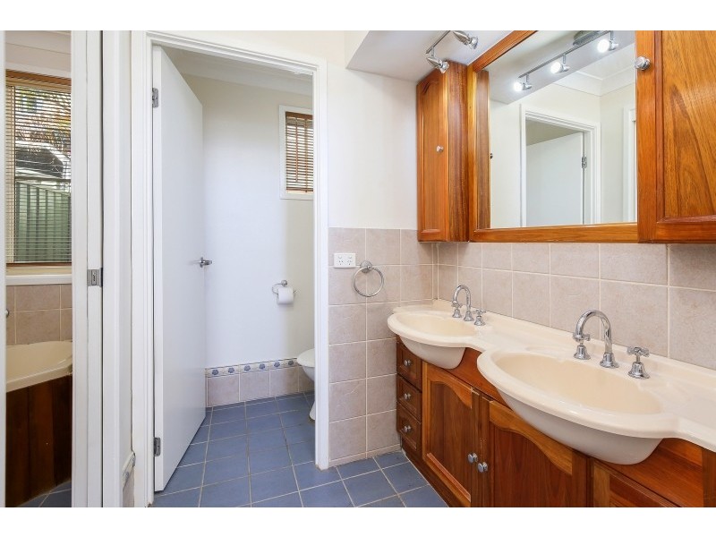 9 Plateau Road, North Gosford NSW 2250