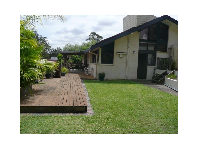 4 Greenslope Drive, Green Point NSW 2251