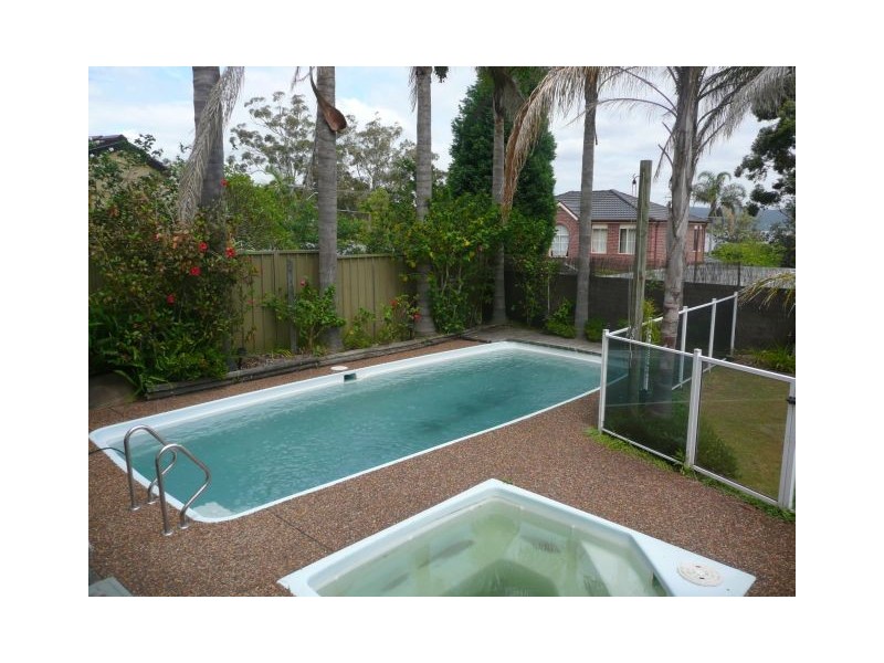 4 Greenslope Drive, Green Point NSW 2251