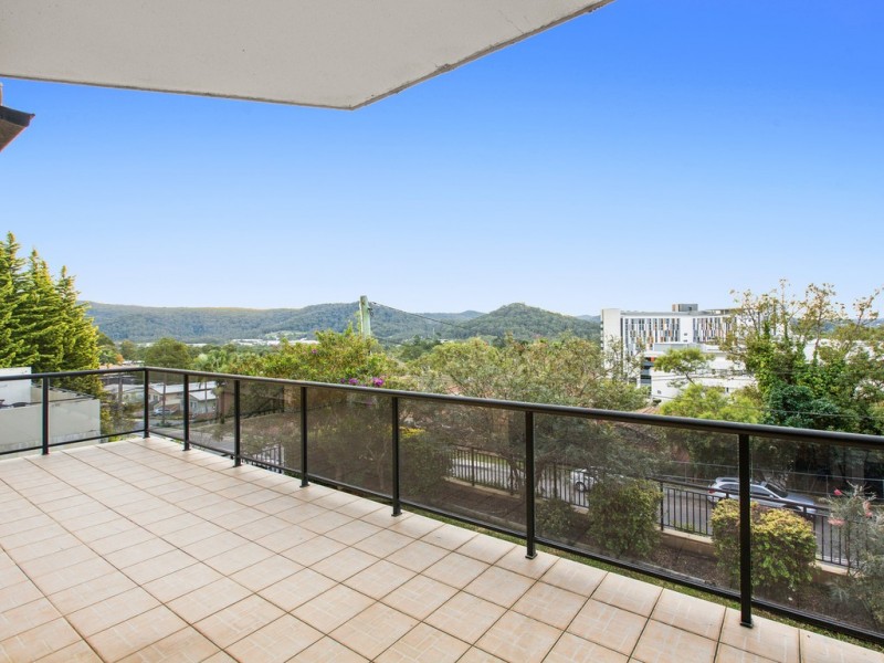 2/93 Faunce Street West, Gosford NSW 2250
