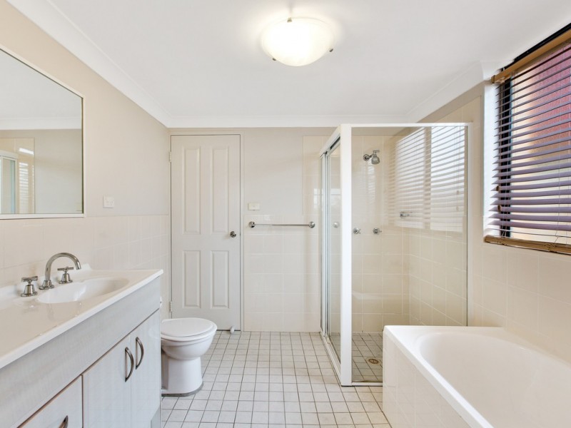 2/93 Faunce Street West, Gosford NSW 2250