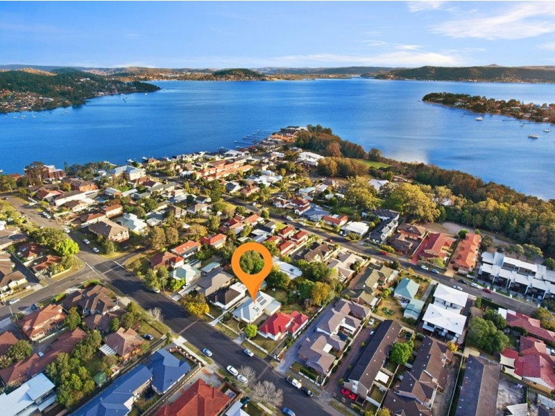 18 Melbourne Street, East Gosford NSW 2250