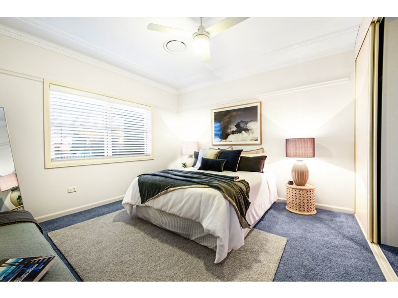 18 Melbourne Street, East Gosford NSW 2250