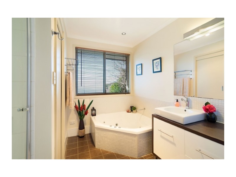 6 Woolard Road, Springfield NSW 2250