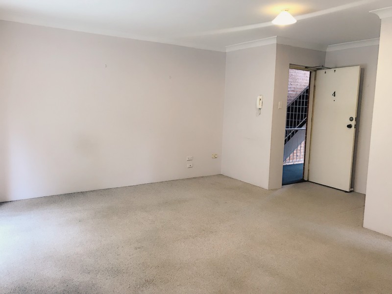 4/174 Gertrude Street, Gosford NSW 2250