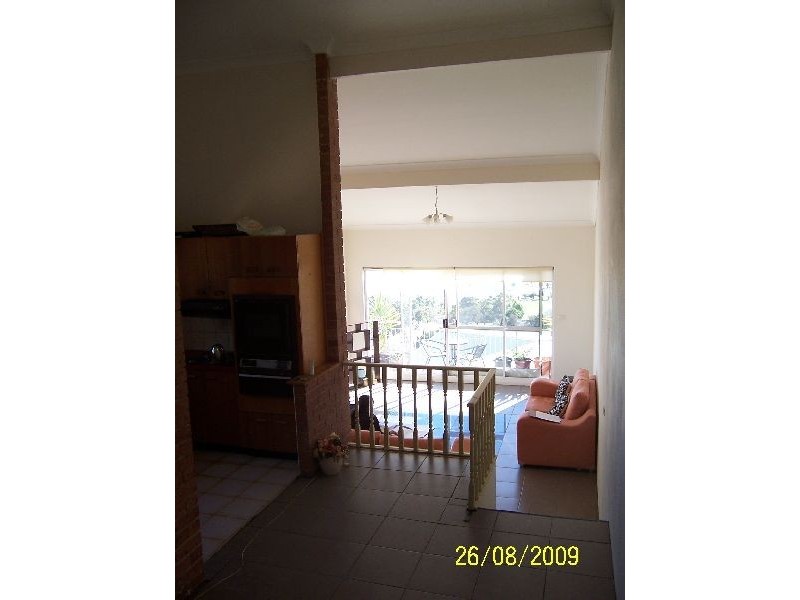 2/100 John Whiteway Drive, Gosford NSW 2250