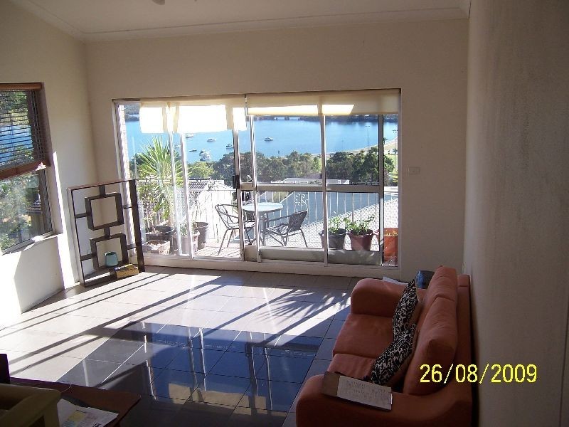 2/100 John Whiteway Drive, Gosford NSW 2250