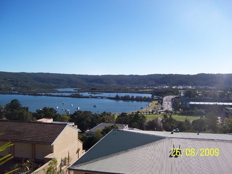2/100 John Whiteway Drive, Gosford NSW 2250