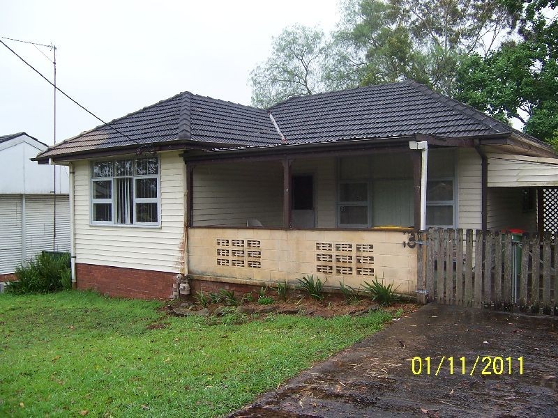 13 Kinarra Avenue, Wyoming NSW 2250