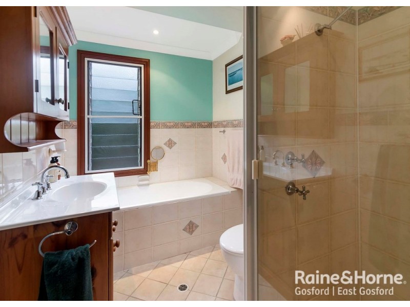 14 Chestnut Street, Wyoming NSW 2250