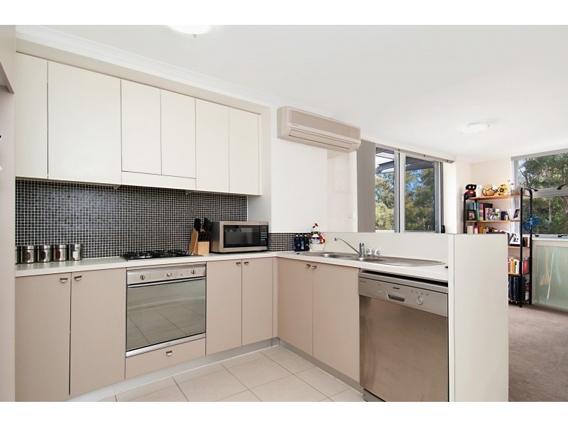 471/80 John Whiteway Drive, Gosford NSW 2250