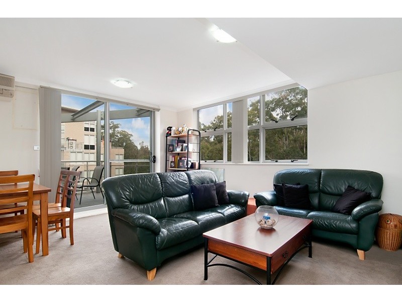 471/80 John Whiteway Drive, Gosford NSW 2250