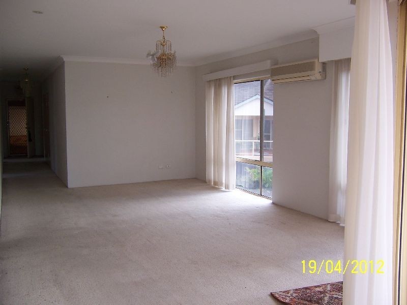 19/9-13 Kurrawa Avenue, Point Clare NSW 2250